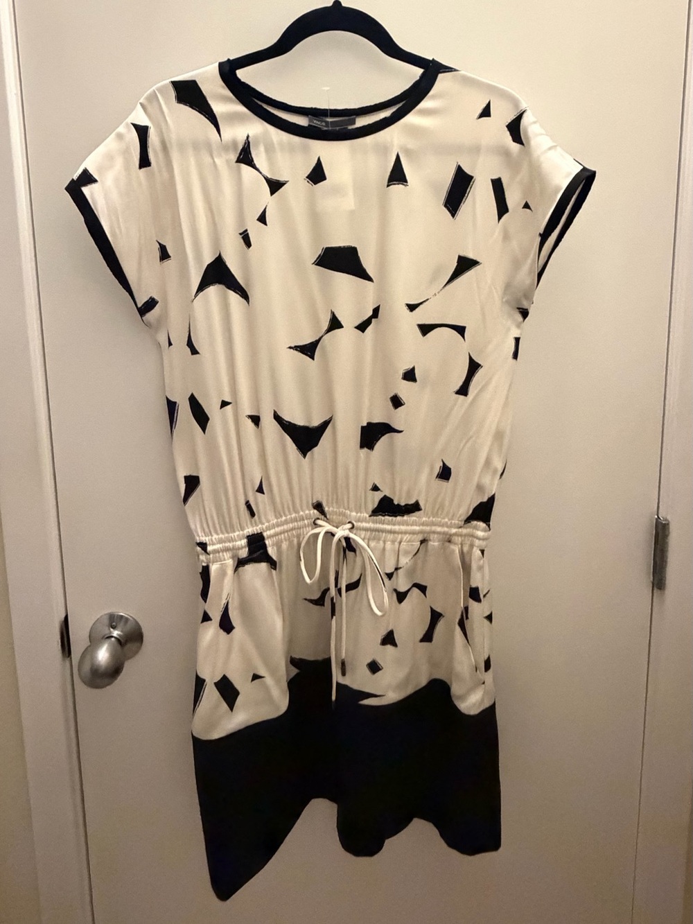 Vince 100% Silk Black & Ivory Printed Drawstring Dress – XS, NWT